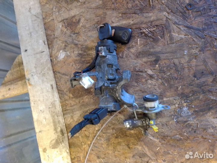 Замок зажигания личинка Hyundai Solaris 1