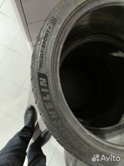Michelin Pilot Sport 4 235/40 R18 89T