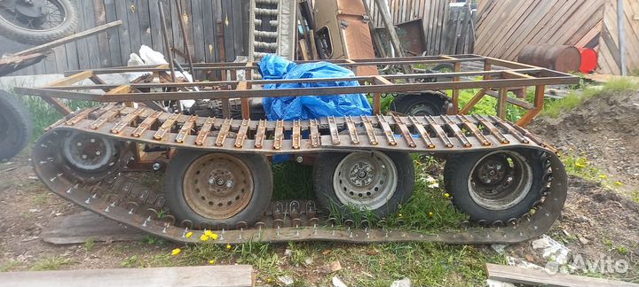 Гусеничный вездеход