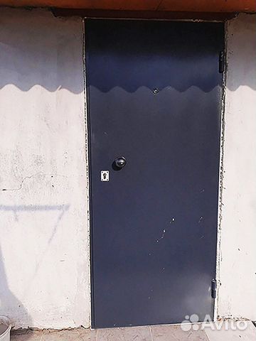 Дверь из металла