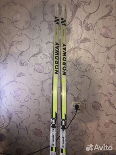 Лыжи и ботинки