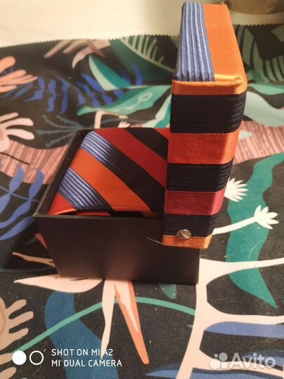 Галстук в подарочной коробке Италия новый