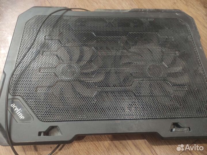 Подставка с охлаждением