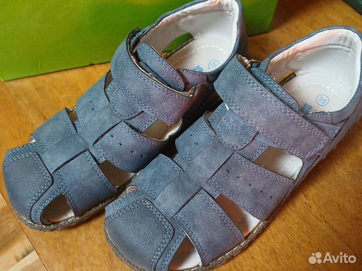 Сандалии новые нат кожа 35р