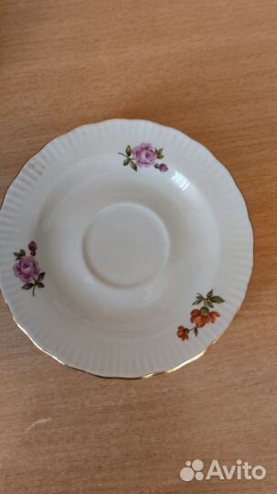 Фарфоровая посуда,скатерть