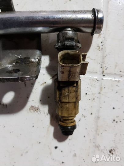 Топливная рампа(форсунка) Ford Mondeo 3