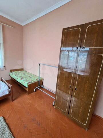 Комната 30 м² в 2-к., 1/2 эт.