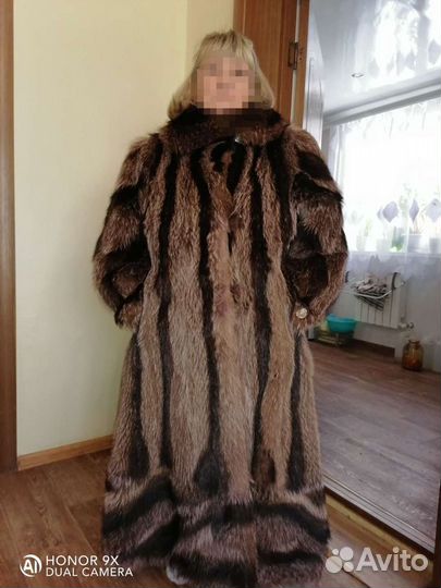 Шуба из енота