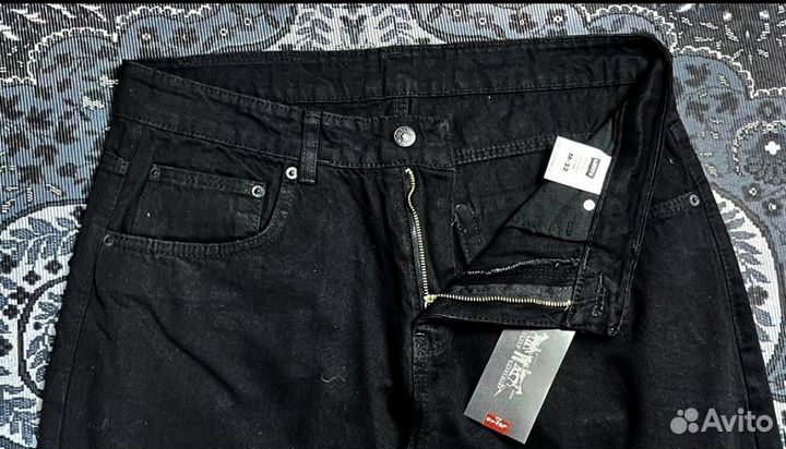 Джинсы Levis