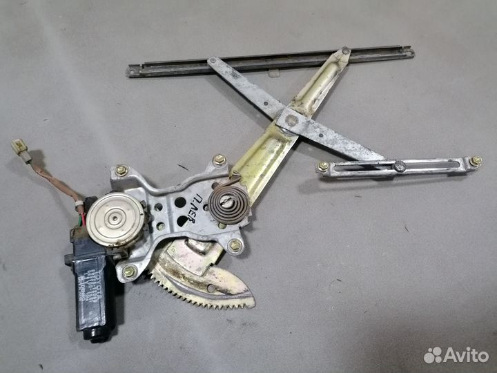 Стеклоп.передний левый Toyota Sprinter Carib II