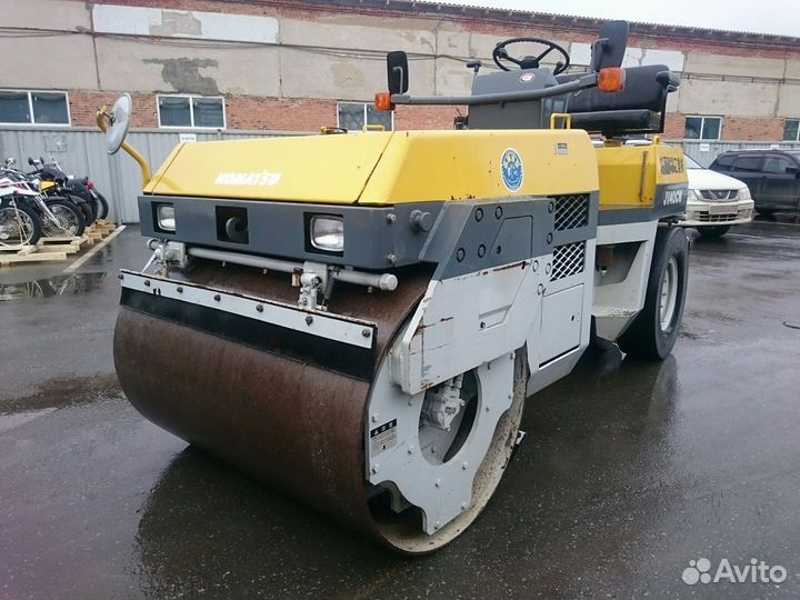 В разборе Коматсу Komatsu катки