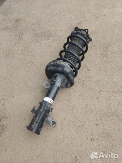 Стойка амортизатора передняя правая Honda Cr-V 4