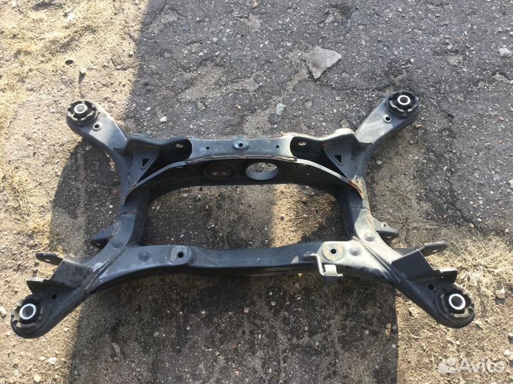 Подрамник задний Toyota Highlander 2016