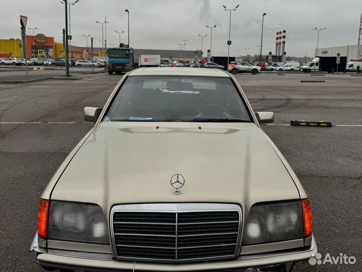 Mercedes-Benz W124 2.3 AT, 1988, битый, 46 228 км