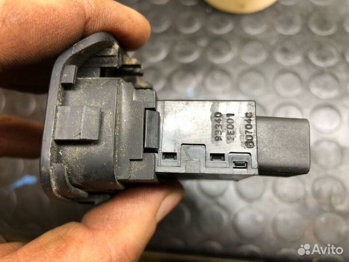 Кнопки подогрева передних сидений Hyundai Tucson