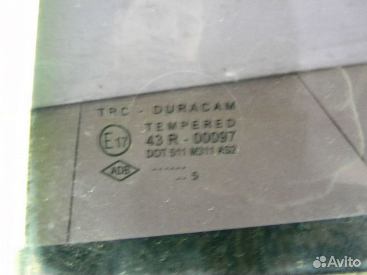 Форточка задней левой двери