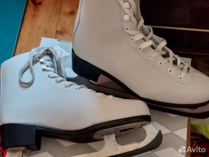 Коньки фигурные 39 размер