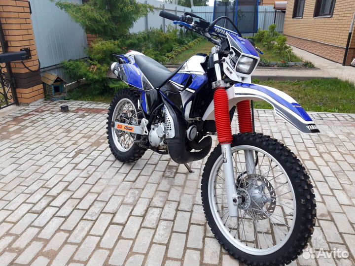 Yamaha DT230 lanza