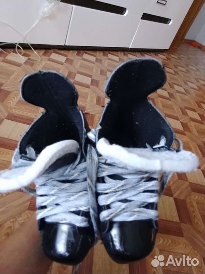 Хоккейные коньки bauer