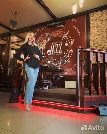 Певица на праздник