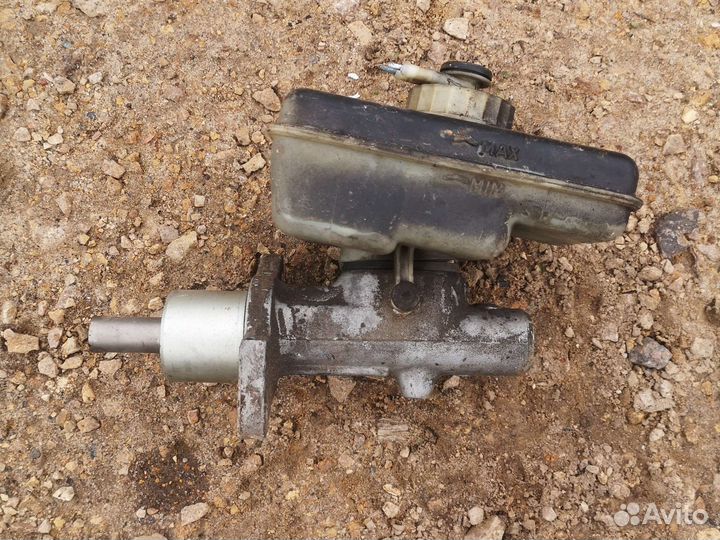 Главный тормозной цилиндр BMW E36