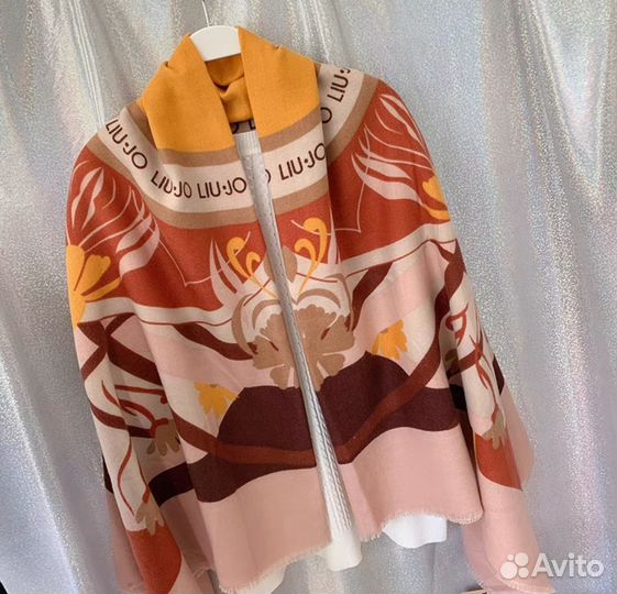 Палантин новый Liu jo