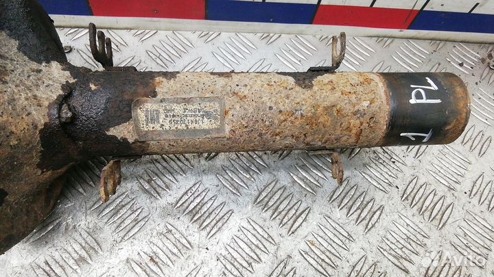 Стойка передняя Volkswagen Golf IV (1997–2005)