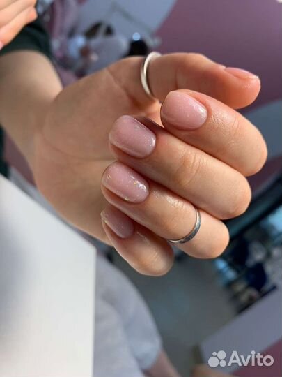 Модель на маникюр с покрытием гель лак бесплатно