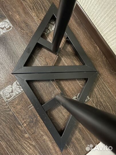 Стойки для акустических колонок