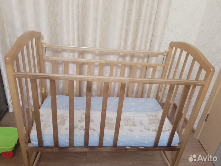Детская кроватка