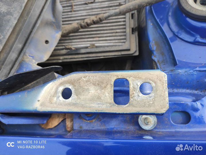 Петли капота гольф 4