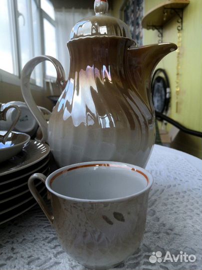 Сервиз чайный новый с тарелками