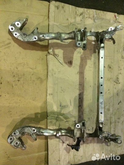 Подрамник Ауди Q5 8R0399315G