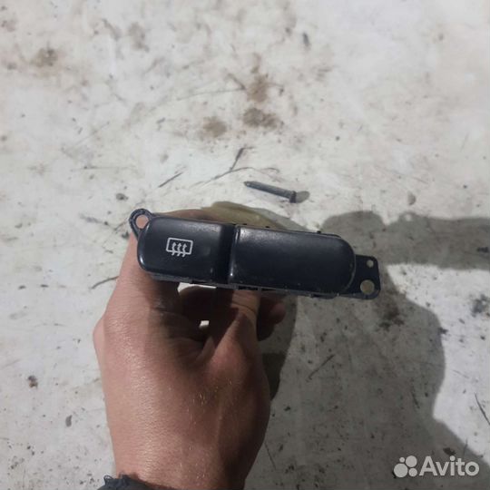 Кнопка обогрева стекла mitsubishi carisma