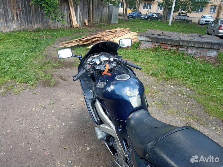 Мотоцикл Kawasaki ZZR 400-2