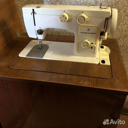 Машинка швейная Чайка 142м с ножным приводом