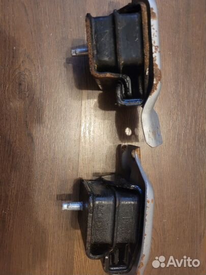 Опора двигателя Subaru Impreza 41022FA000