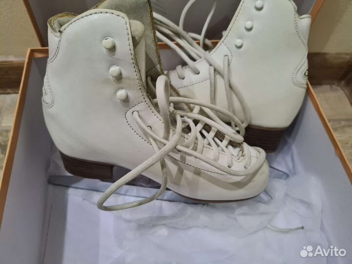 Фигурные коньки risport 215