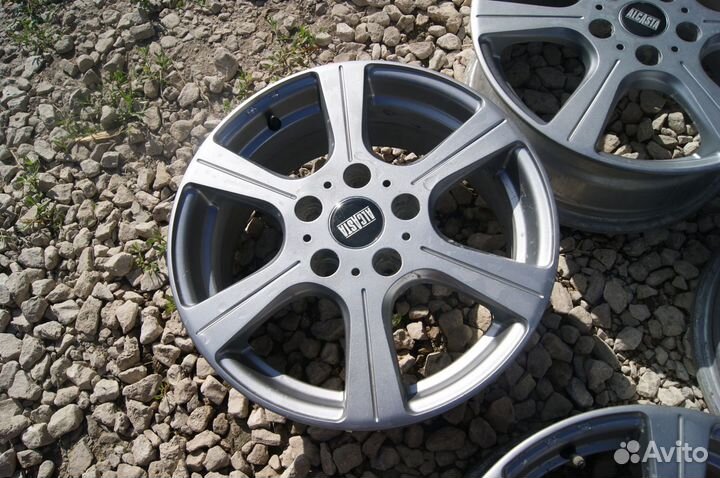 Литые диски Alcasta R16 5x114.3 от Рено Каптюр