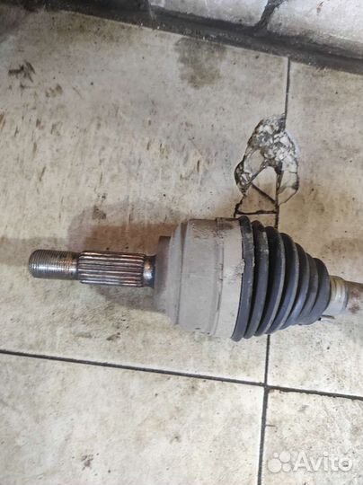 Привод передний правый Renault Sandero 1 1.4