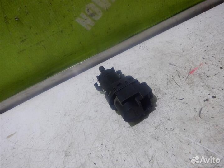 Датчик включения стопсигнала Форд Фокус 2