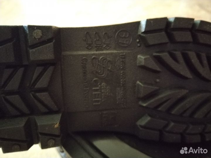 Продаю сапоги резиновые