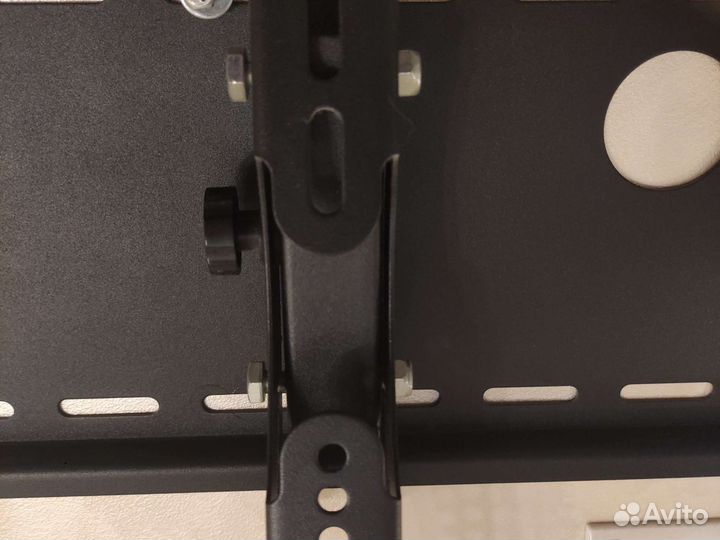 Настенное крепление для телевизора до 100 кг