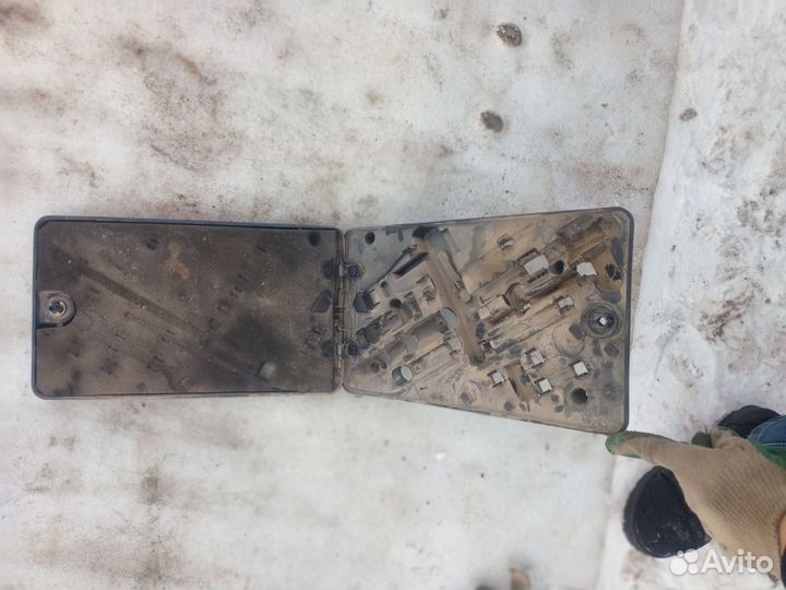 Ящик для инструмента Mitsubishi pajero 2