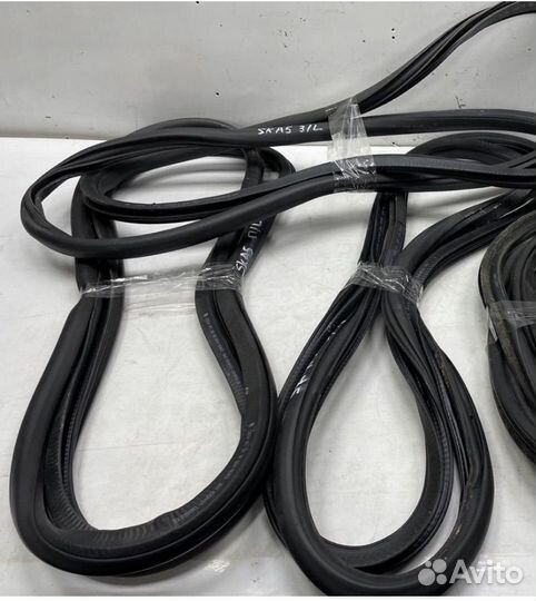 Уплотнитель проема двери Skoda Octavia A5