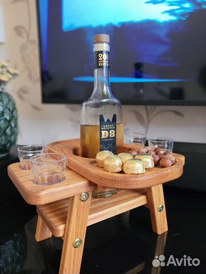 Столик под алкоголь и закуски
