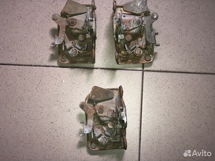 Замок двери и многое другое Мерседес W115/114