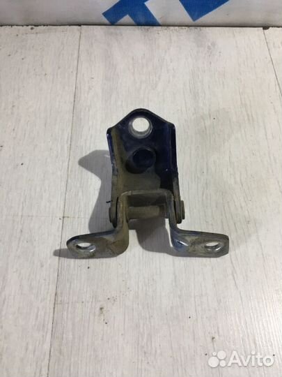 Петля двери mazda 6 GG 2.0 мт седан