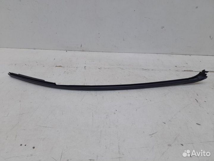 Молдинг лобового стекла правый Toyota Land Cruiser