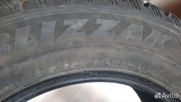 Bridgestone Blizzak Spike-01 215/65 R16